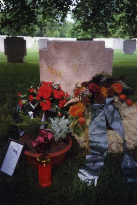 25 Family decoration